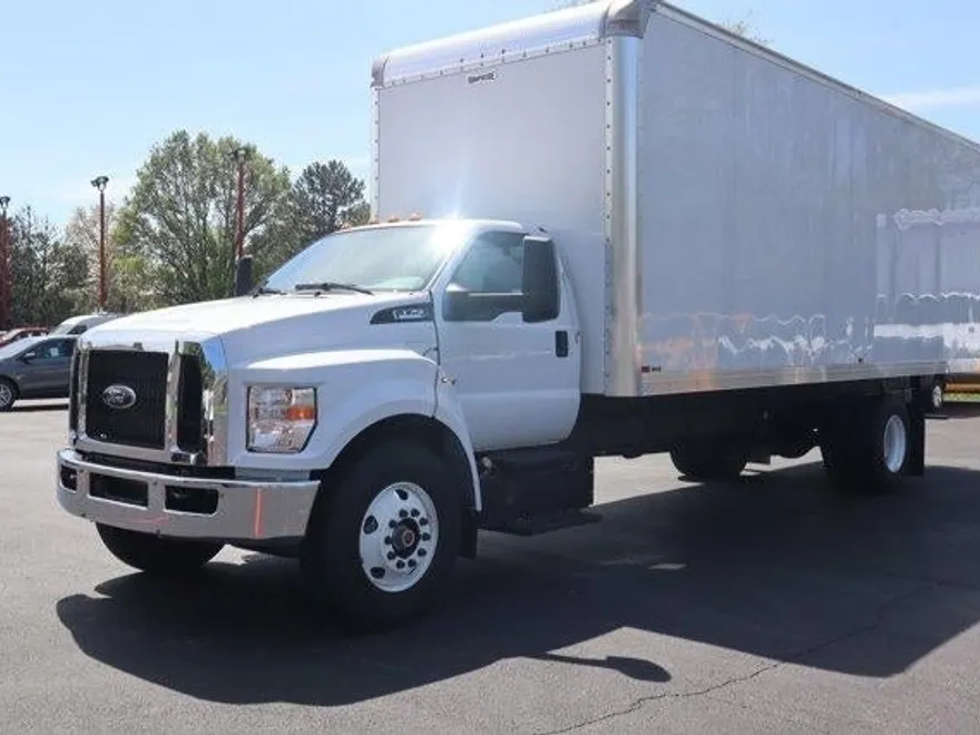 2025 Ford F-750 photo 1