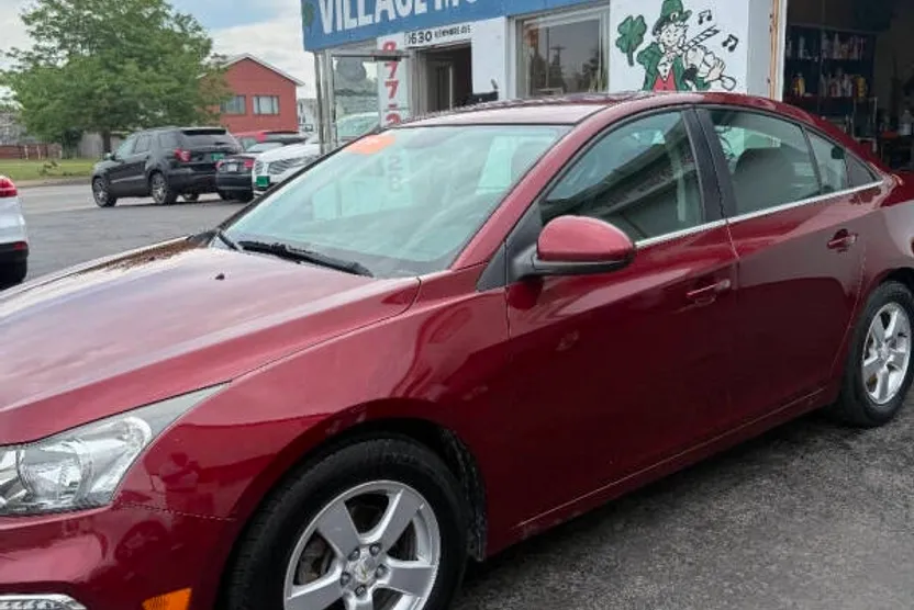 2016 Chevrolet Cruze photo 1