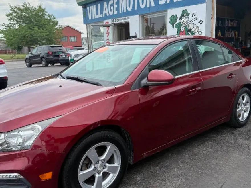 2016 Chevrolet Cruze photo 1
