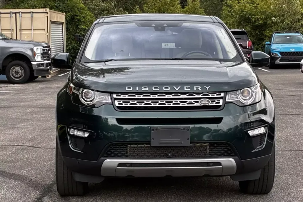 2017 Land Rover Discovery Sport HSE photo 1
