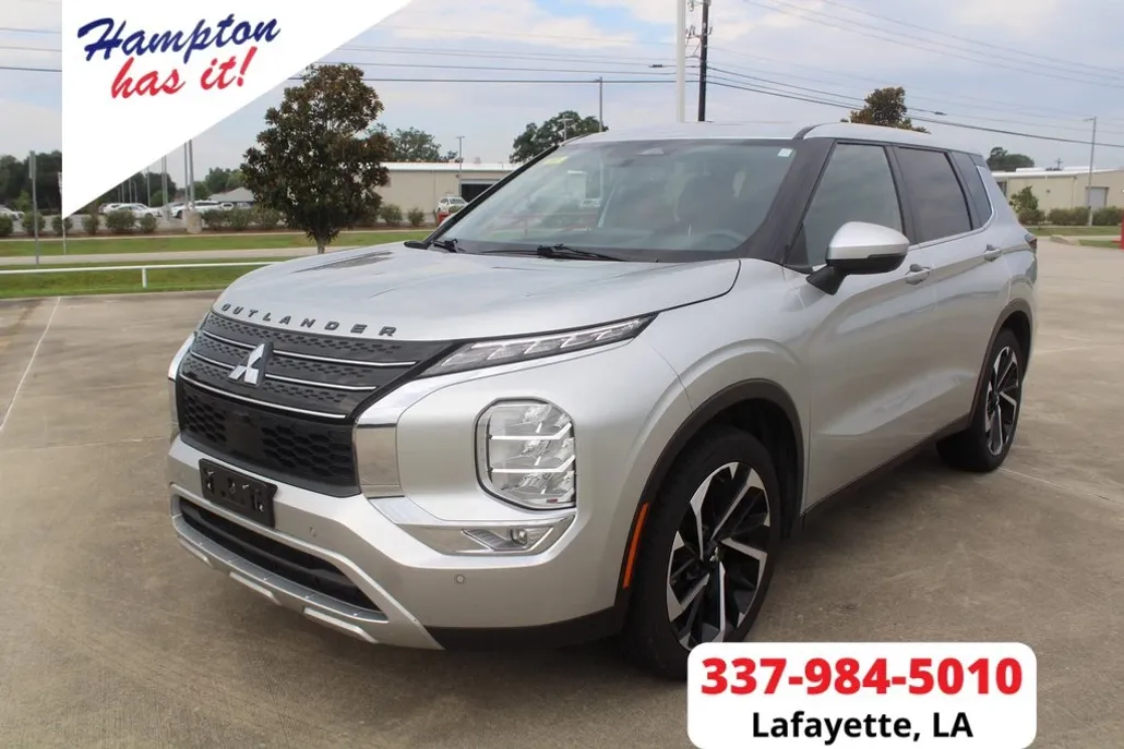 2024 Mitsubishi Outlander SE photo 1