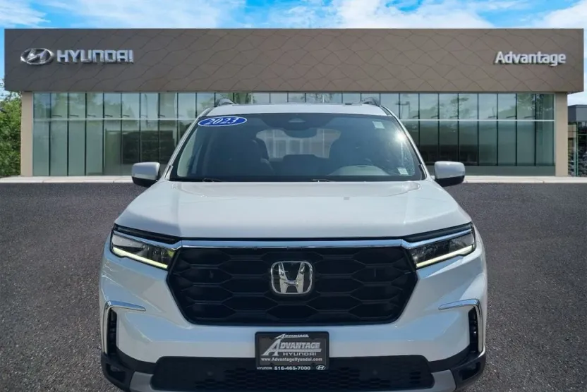 2023 Honda Pilot Touring photo 1