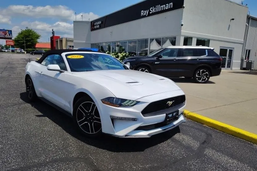 2022 Ford Mustang EcoBoost Premium photo 1
