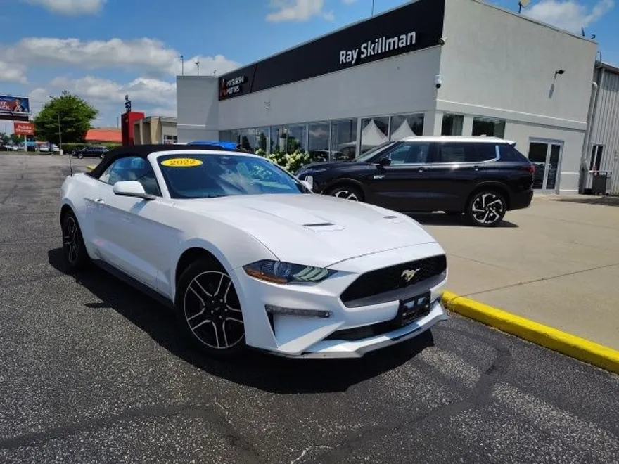 2022 Ford Mustang EcoBoost Premium photo 1