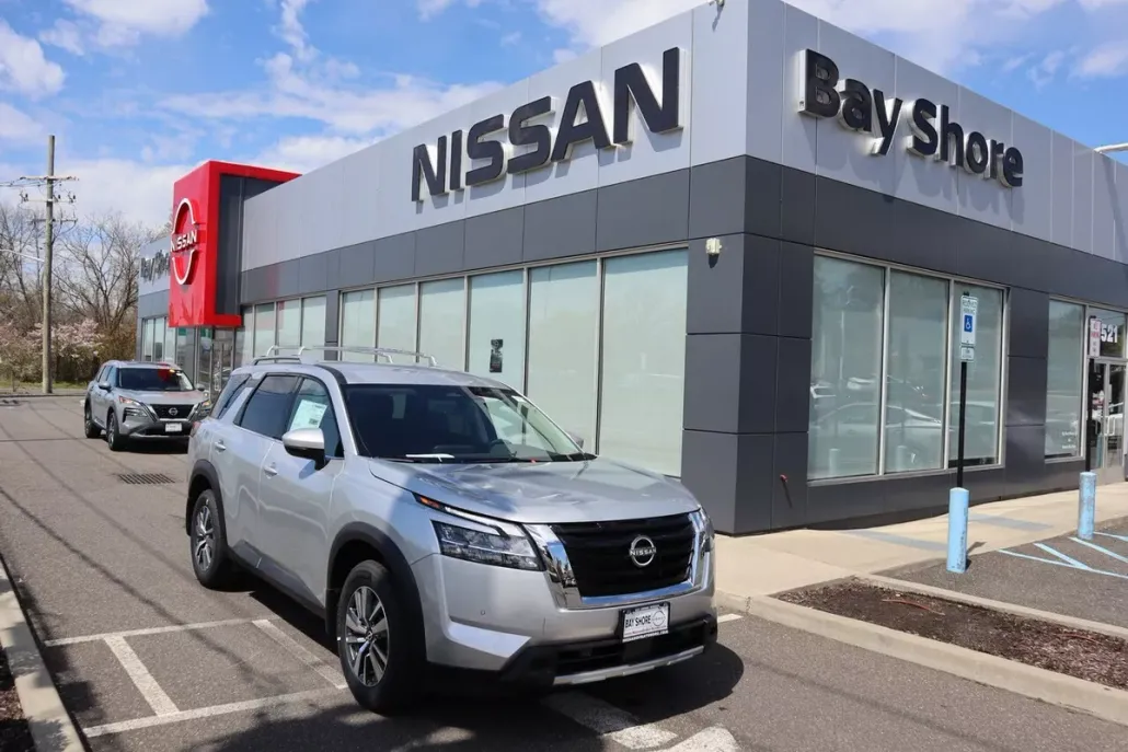 2025 Nissan Pathfinder SL photo 1