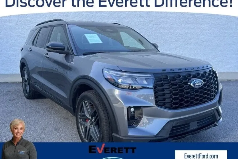 2025 Ford Explorer ST-Line photo 1