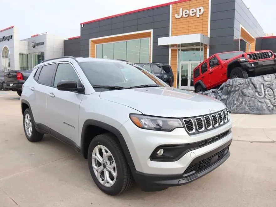 2025 Jeep Compass Latitude photo 1