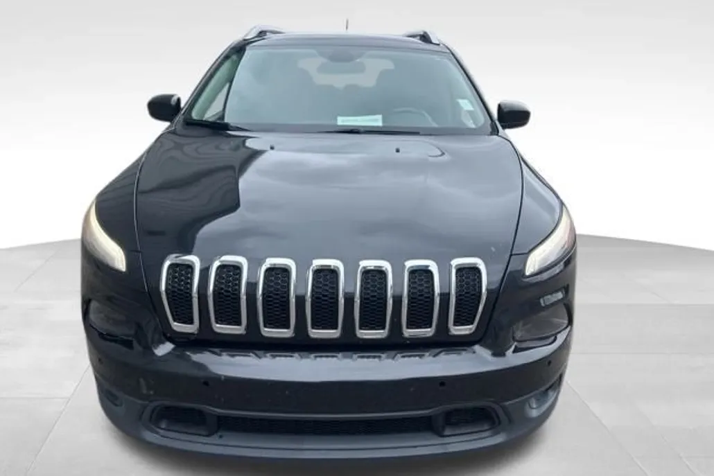 2016 Jeep Cherokee Latitude photo 1