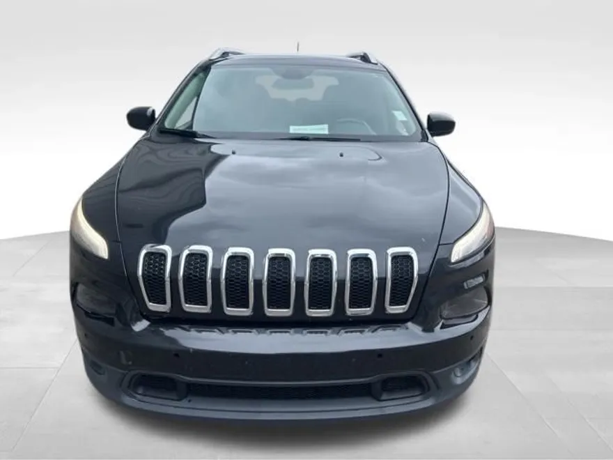 2016 Jeep Cherokee Latitude photo 1