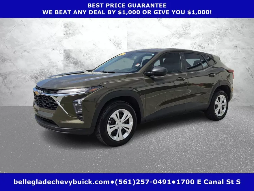 2024 Chevrolet Trax LS photo 1