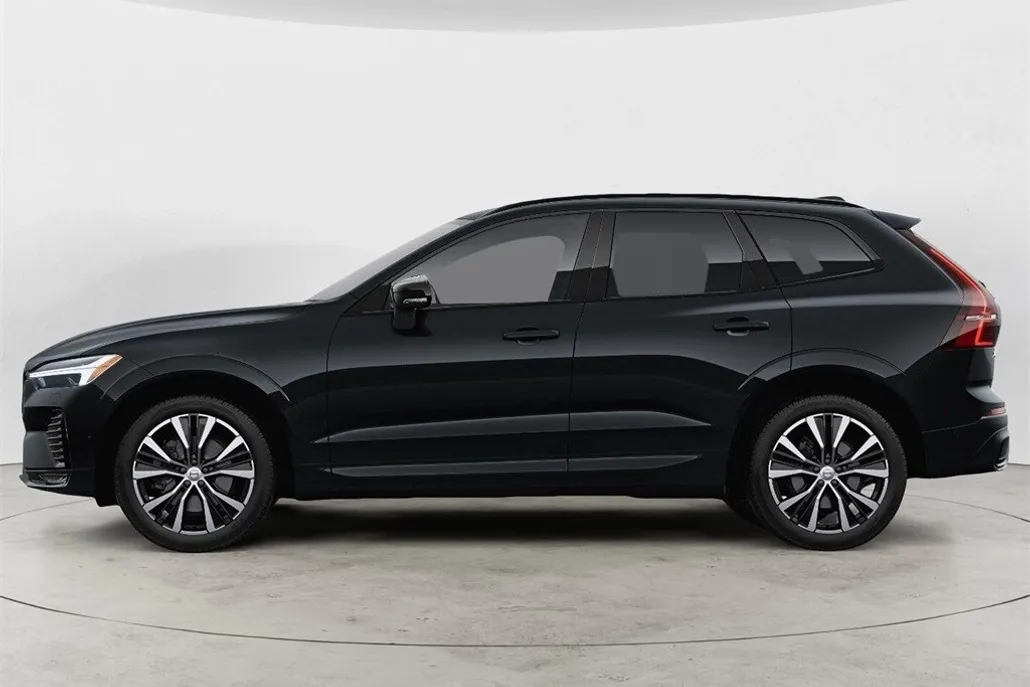 2025 Volvo XC60 B5 Plus photo 1