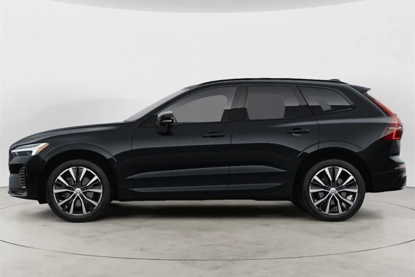 2025 Volvo XC60 B5 Plus photo 1