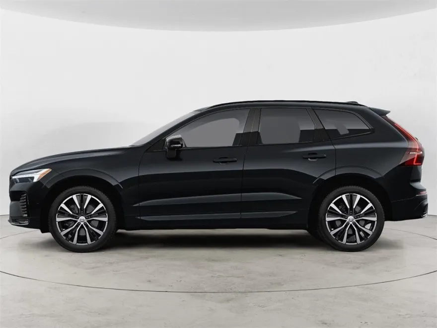 2025 Volvo XC60 B5 Plus photo 1