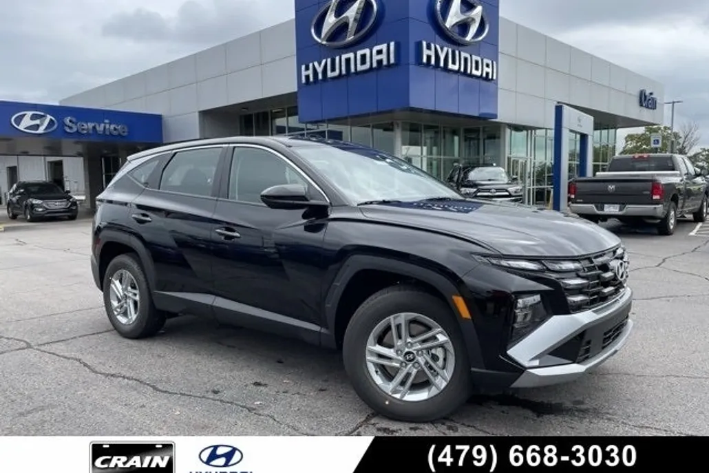 2025 Hyundai Tucson SE photo 1
