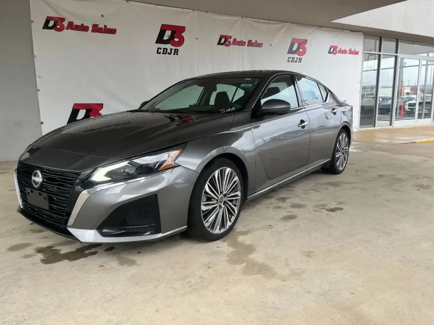 2023 Nissan Altima 2.5 SL photo 1