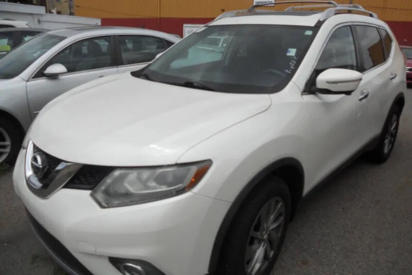 2015 Nissan Rogue SL photo 1