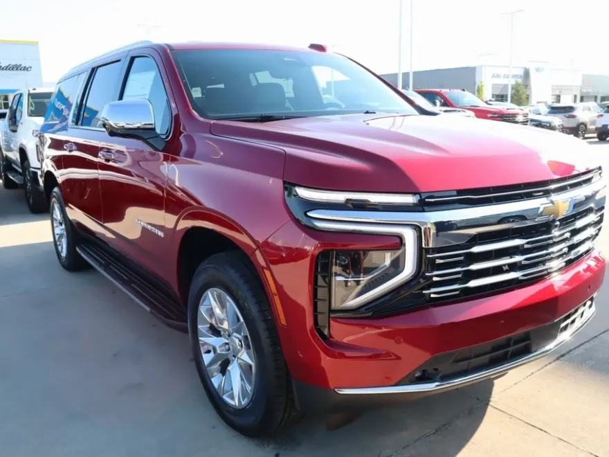 2025 Chevrolet Suburban Premier photo 1