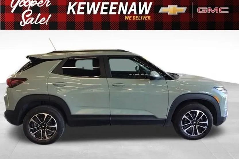 2025 Chevrolet Trailblazer LT photo 1