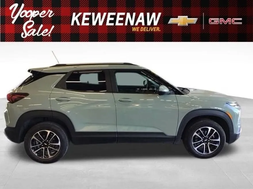 2025 Chevrolet Trailblazer LT photo 1