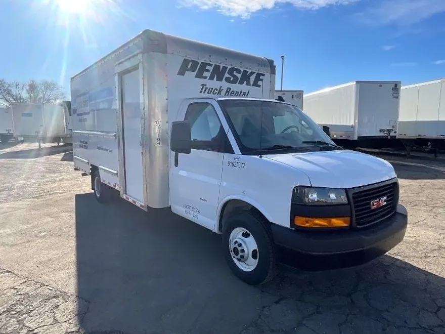 2022 Gmc Savana 3500 Cutaway photo 1