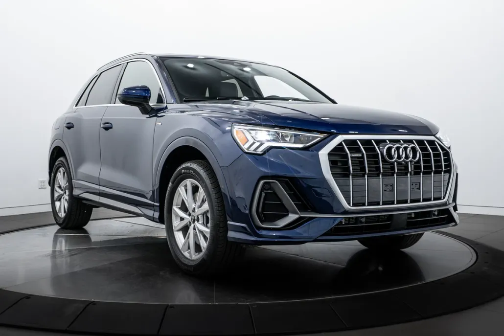 2024 Audi Q3 S line Premium Plus photo 1