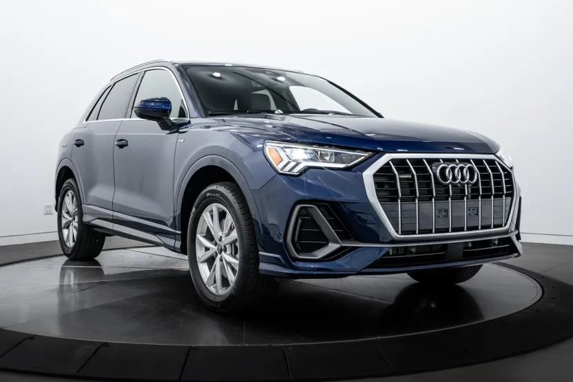 2024 Audi Q3 S line Premium Plus photo 1