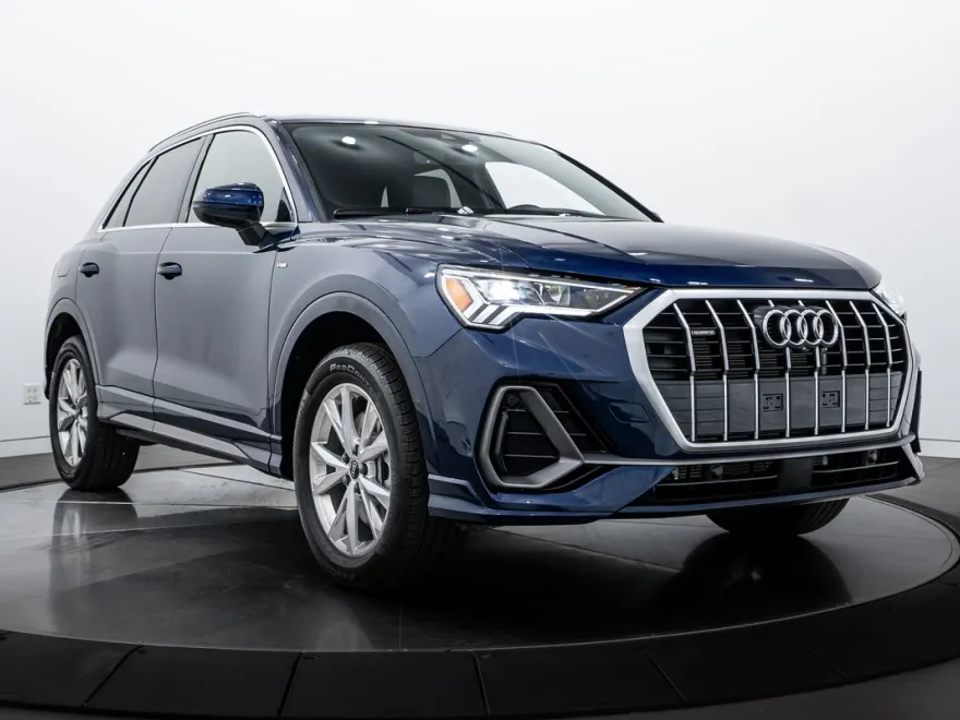 2024 Audi Q3 S line Premium Plus photo 1
