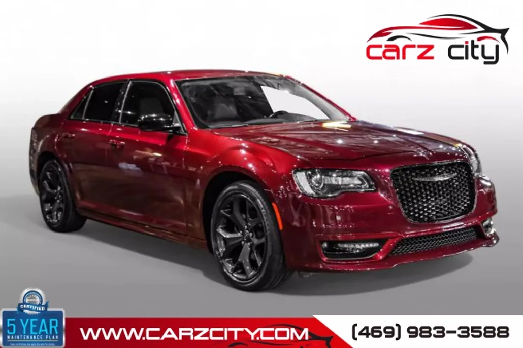 2020 Chrysler 300 Touring L photo 1