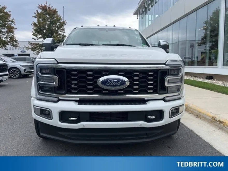 2024 Ford F-450 photo 1