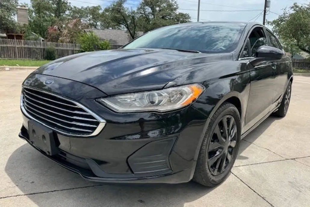 2020 Ford Fusion SE photo 1