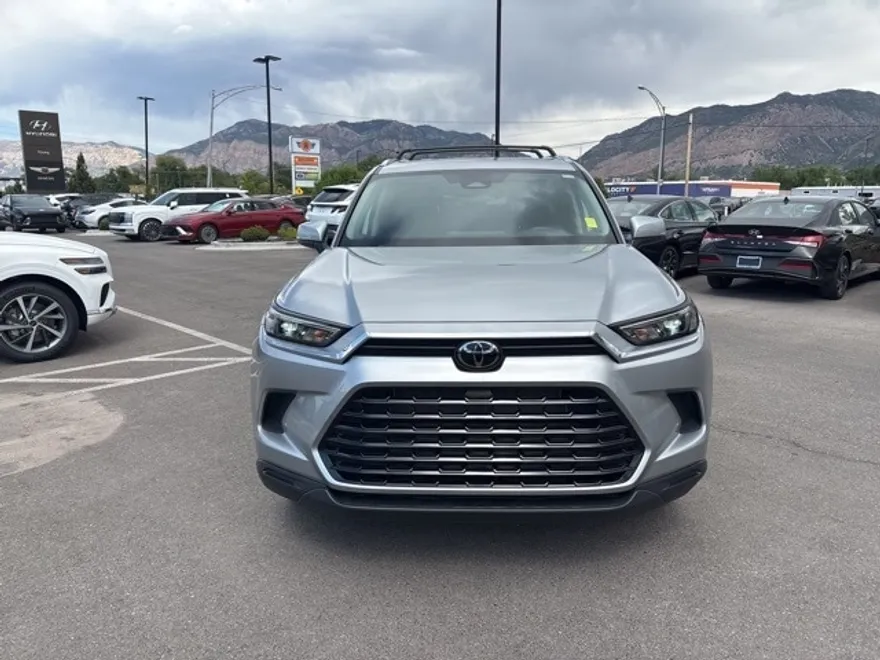 2024 Toyota Highlander Hybrid XLE photo 1