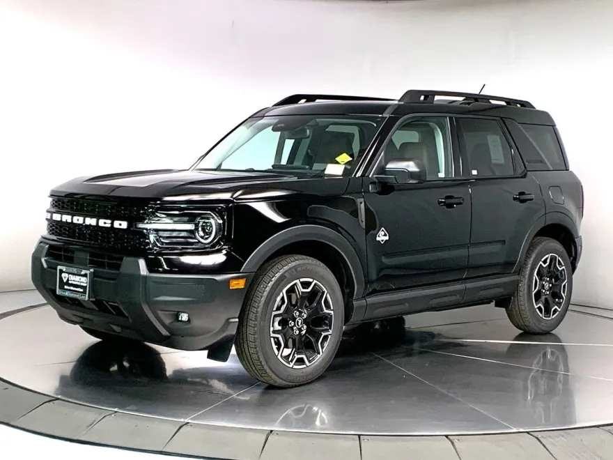 2025 Ford Bronco Sport Outer Banks photo 1