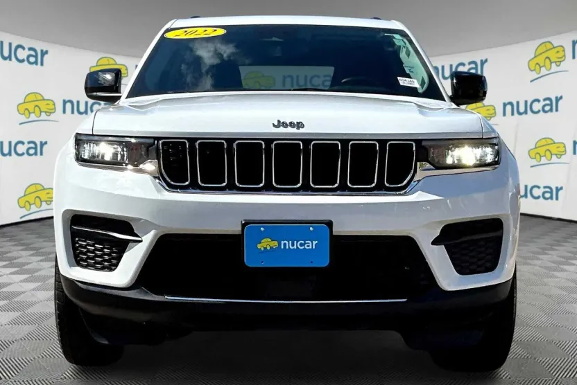 2022 Jeep Grand Cherokee Laredo photo 1