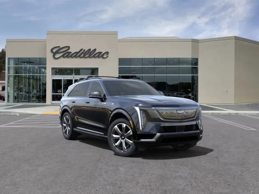 2025 Cadillac Escalade IQ Luxury photo 1