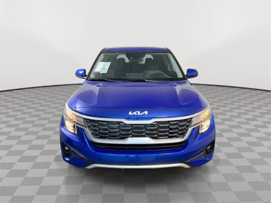 2022 Kia Seltos LX photo 1