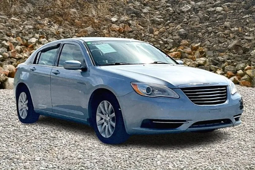2014 Chrysler 200 Touring photo 1