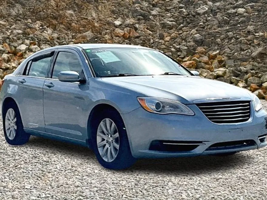 2014 Chrysler 200 Touring photo 1