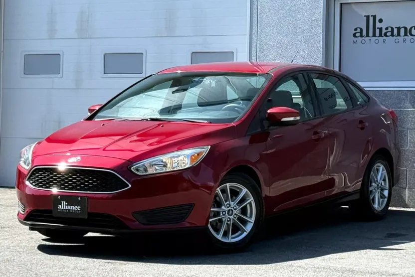 2016 Ford Focus Sedan photo 1