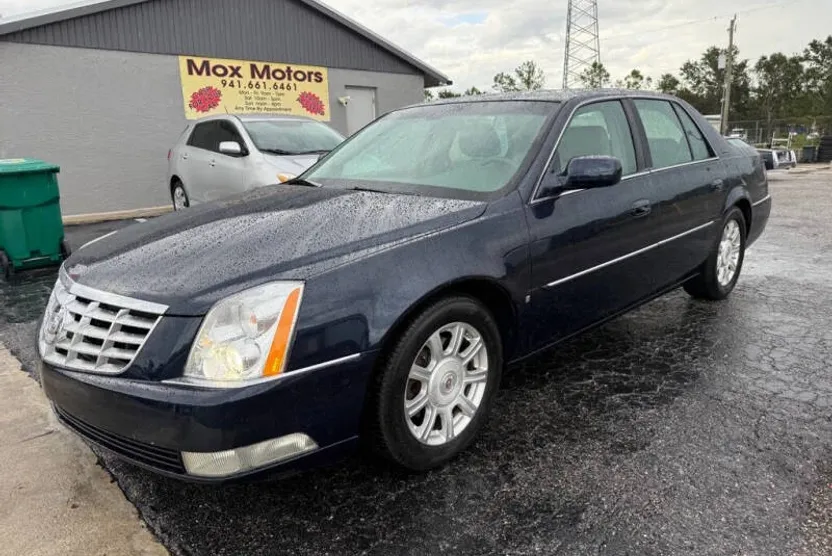2008 Cadillac DTS photo 1