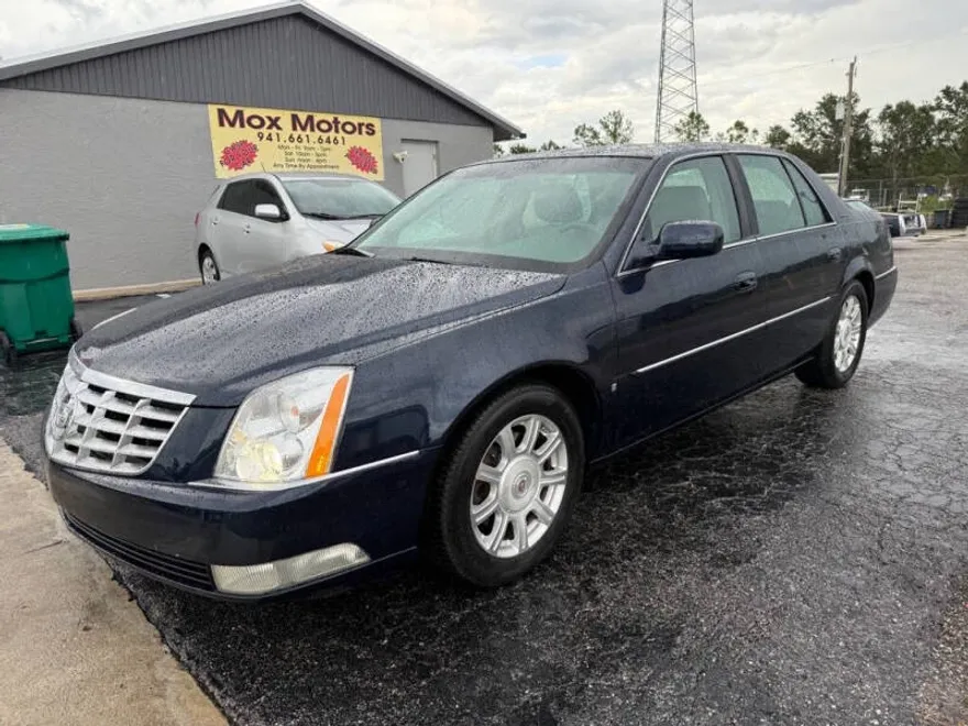 2008 Cadillac DTS photo 1