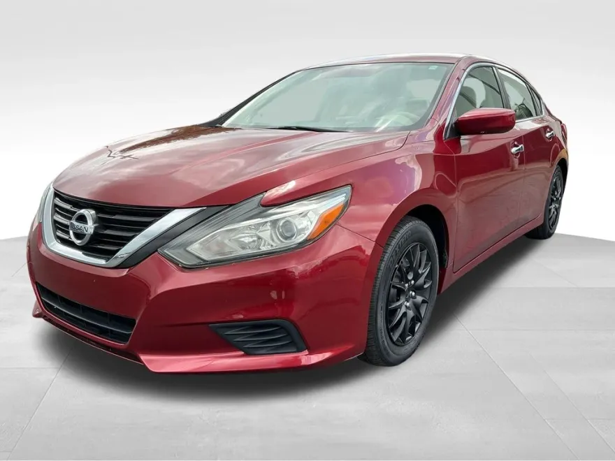 2017 Nissan Altima 2.5 S photo 1
