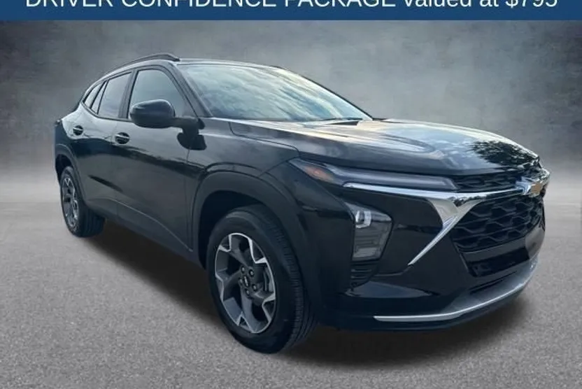 2024 Chevrolet Trax LT photo 1