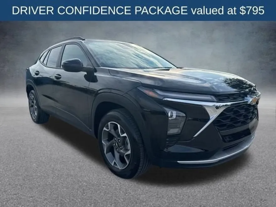 2024 Chevrolet Trax LT photo 1