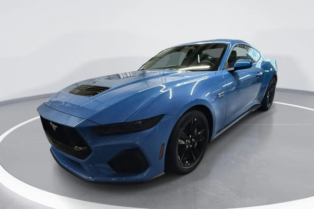 2025 Ford Mustang GT photo 1