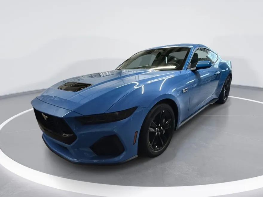 2025 Ford Mustang GT photo 1
