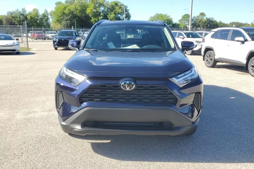 2025 Toyota RAV4 XLE photo 1