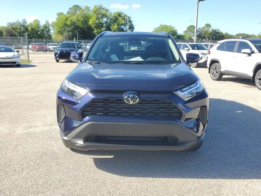 2025 Toyota RAV4 XLE photo 1