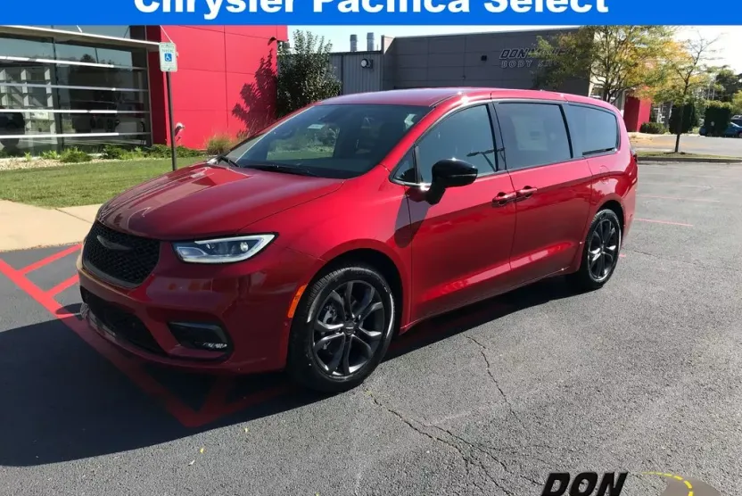 2026 Chrysler Pacifica photo 1