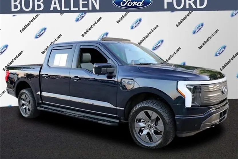2022 Ford F-150 Lightning Lariat photo 1