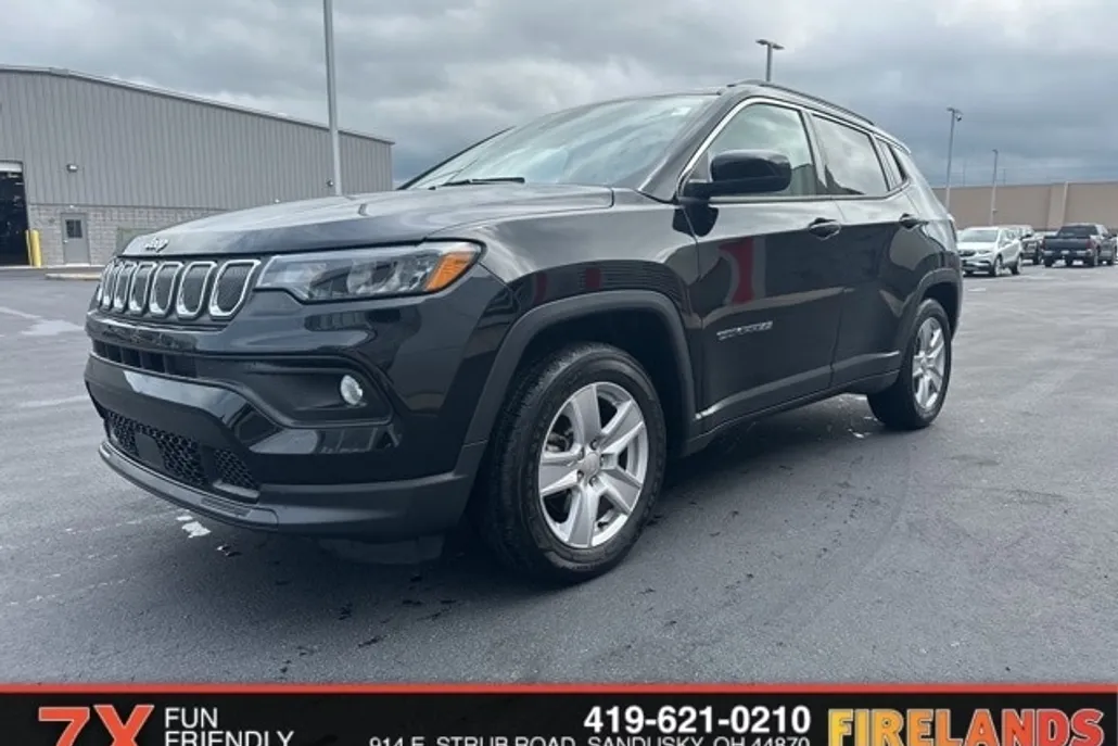 2022 Jeep Compass Latitude photo 1